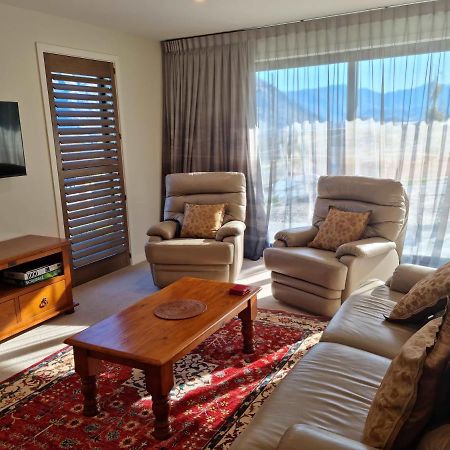 Akitu Views Apartment Wanaka Exterior photo