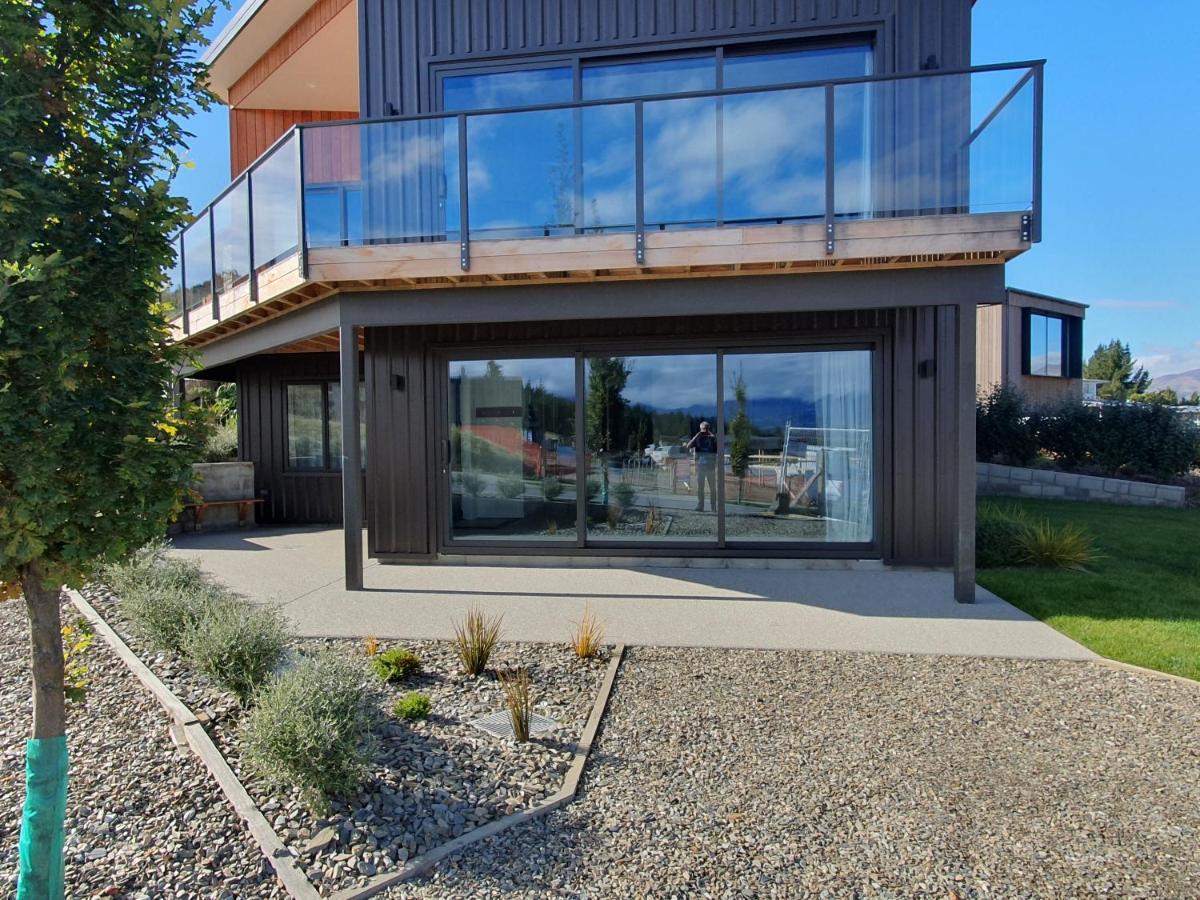 Akitu Views Apartment Wanaka Exterior photo